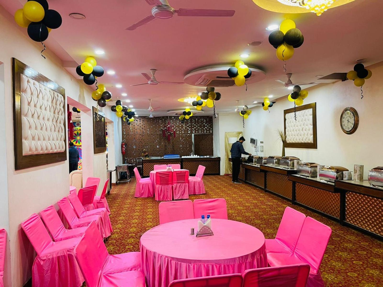 Hotel D Plaza Zirakpur Exterior foto