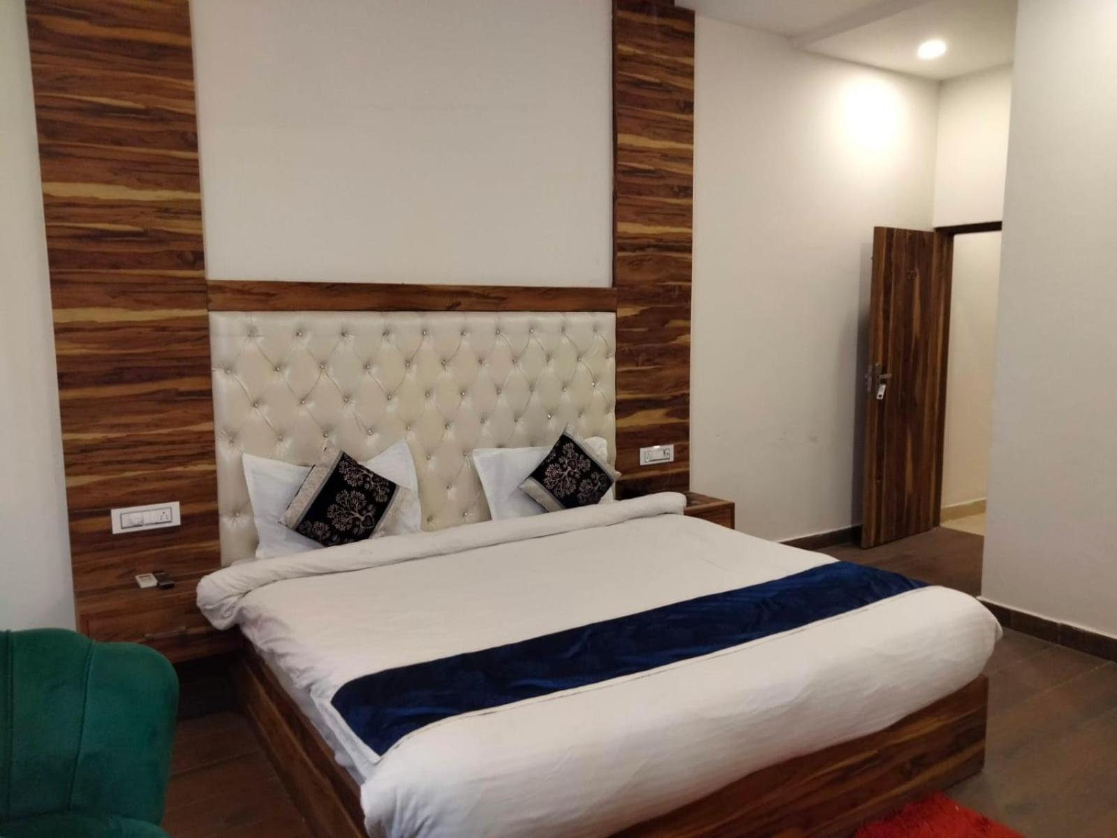 Hotel D Plaza Zirakpur Exterior foto