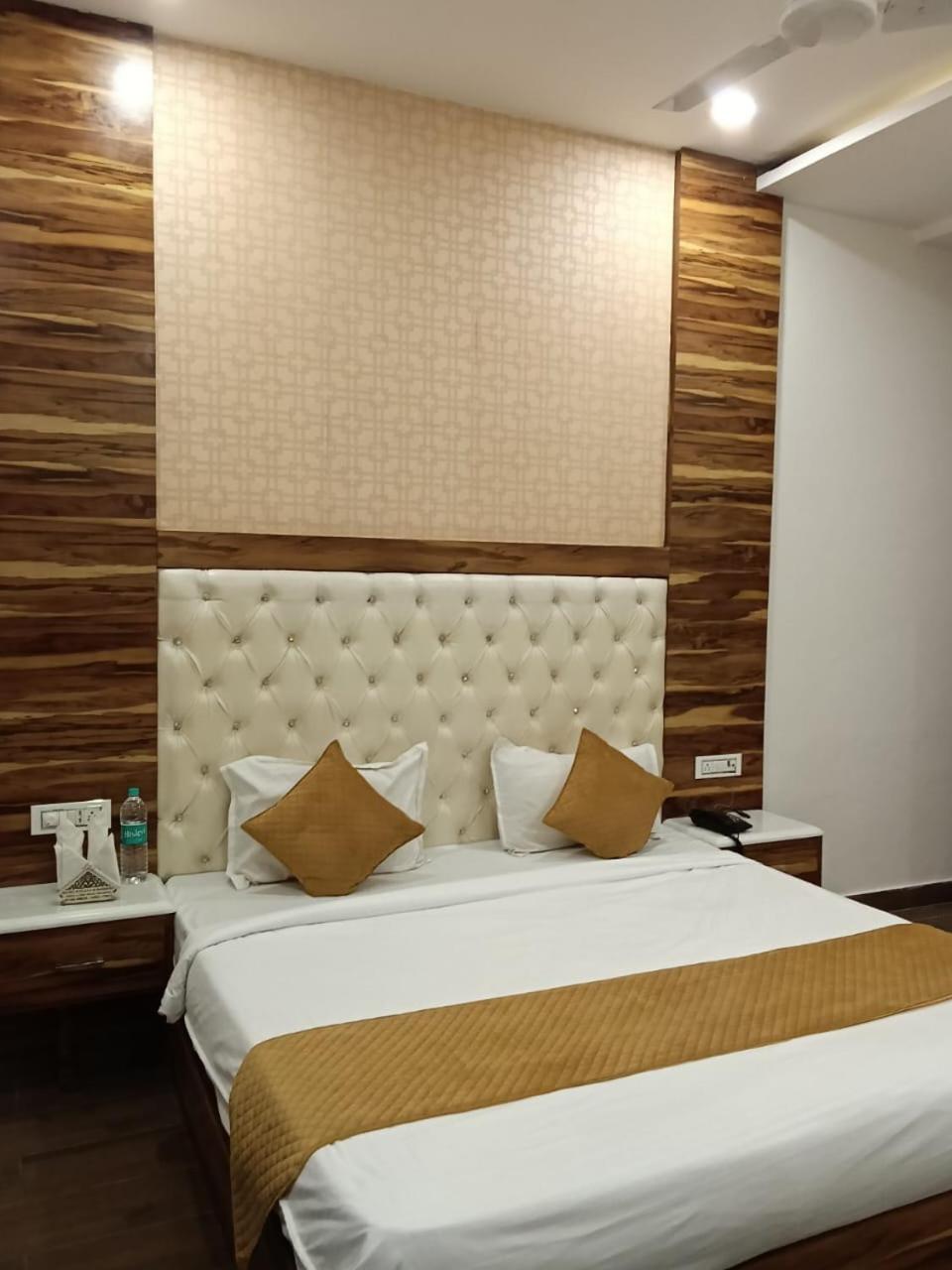 Hotel D Plaza Zirakpur Exterior foto